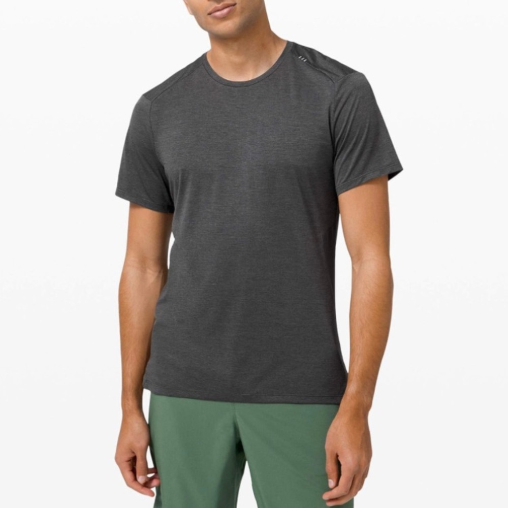 Lululemon men's short sleeve, fast free, size L